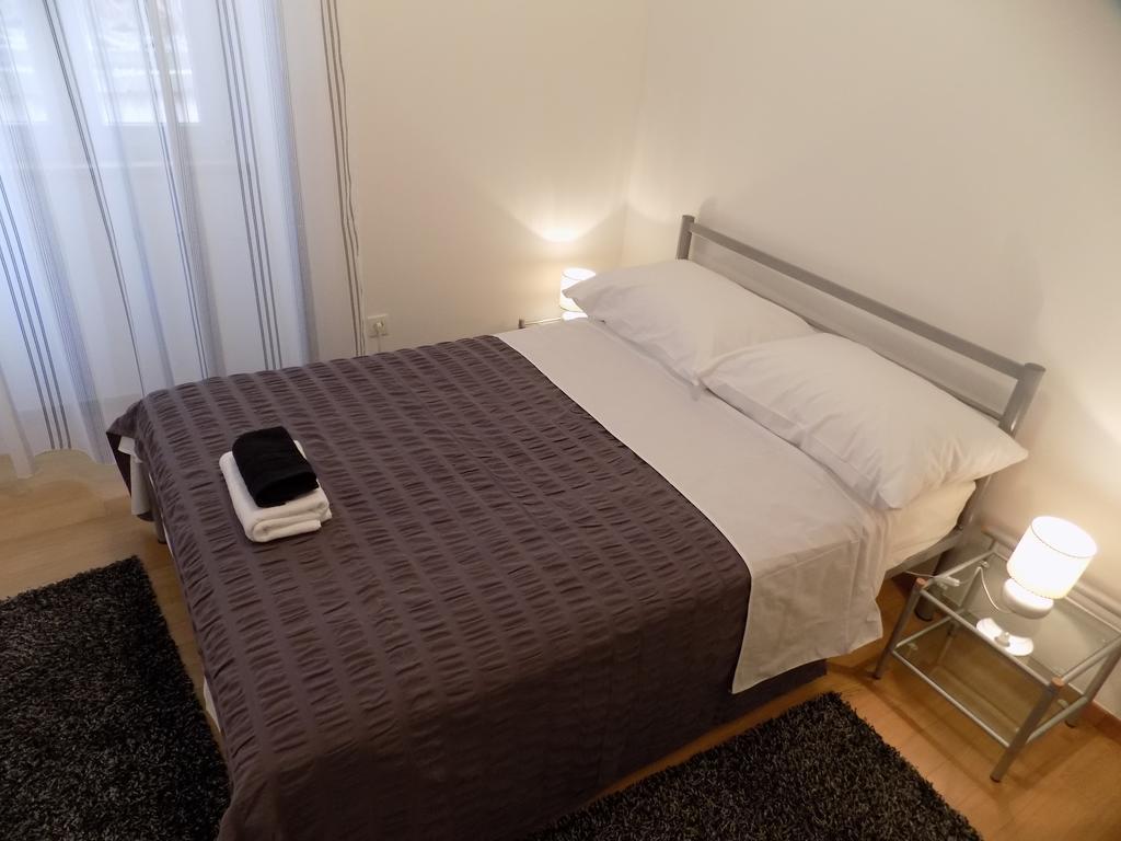 Promenade Apartment Split Room photo
